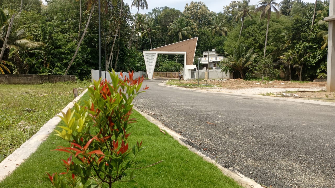 SOWPARNIKA CAPITAL COUNTY