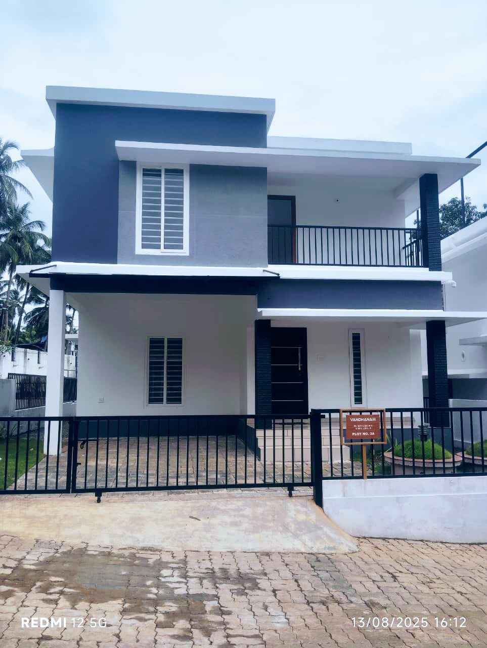 VICTORIA REALTORS VANDHANAM THIRD PHASE